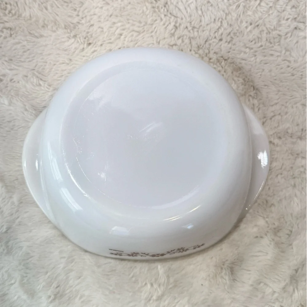 2~VTG Dynaware Pyr-O-Rey brown Crazy  Daisy milk glass casserole dishes